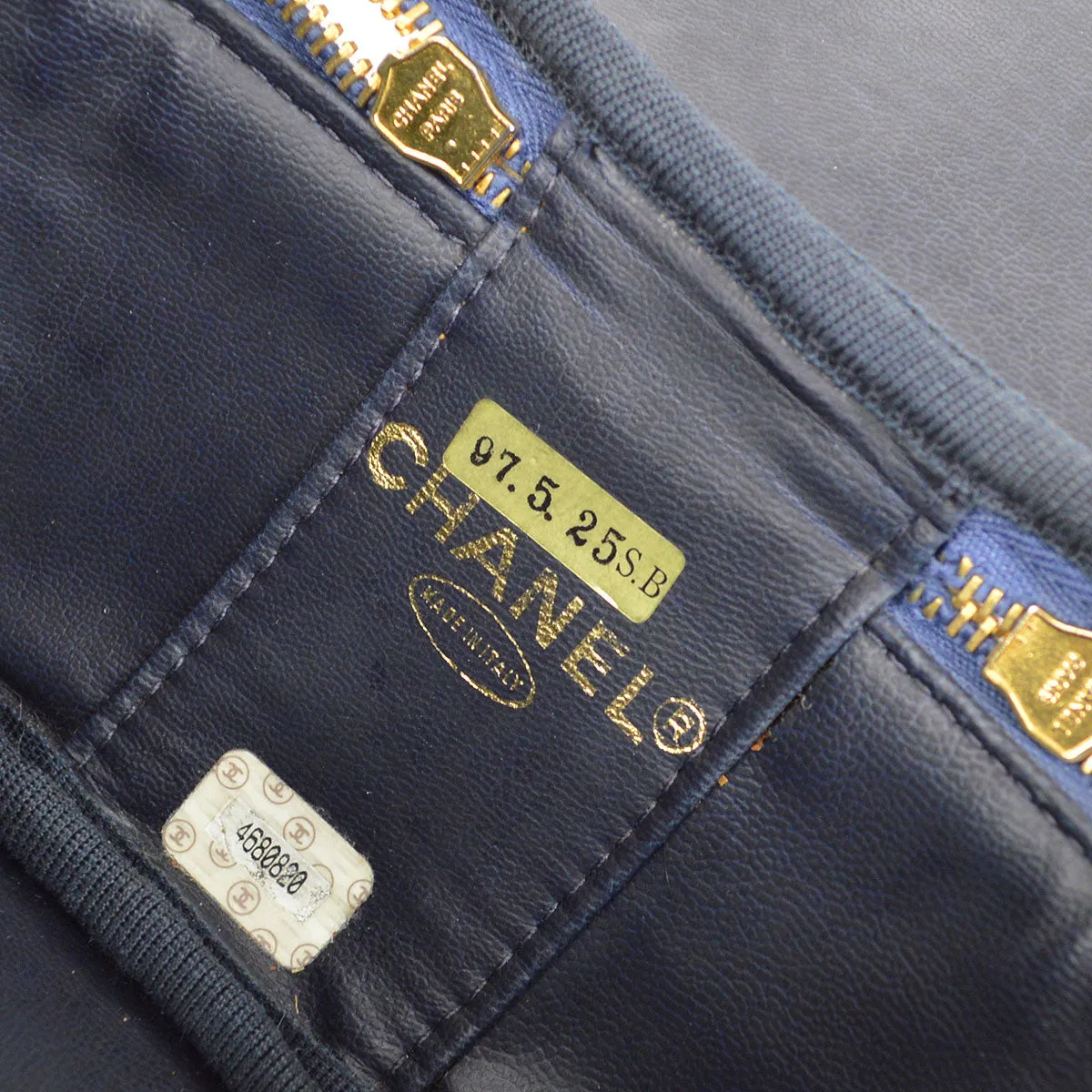 CHANEL 1997 timeless Vanity Handbag 15