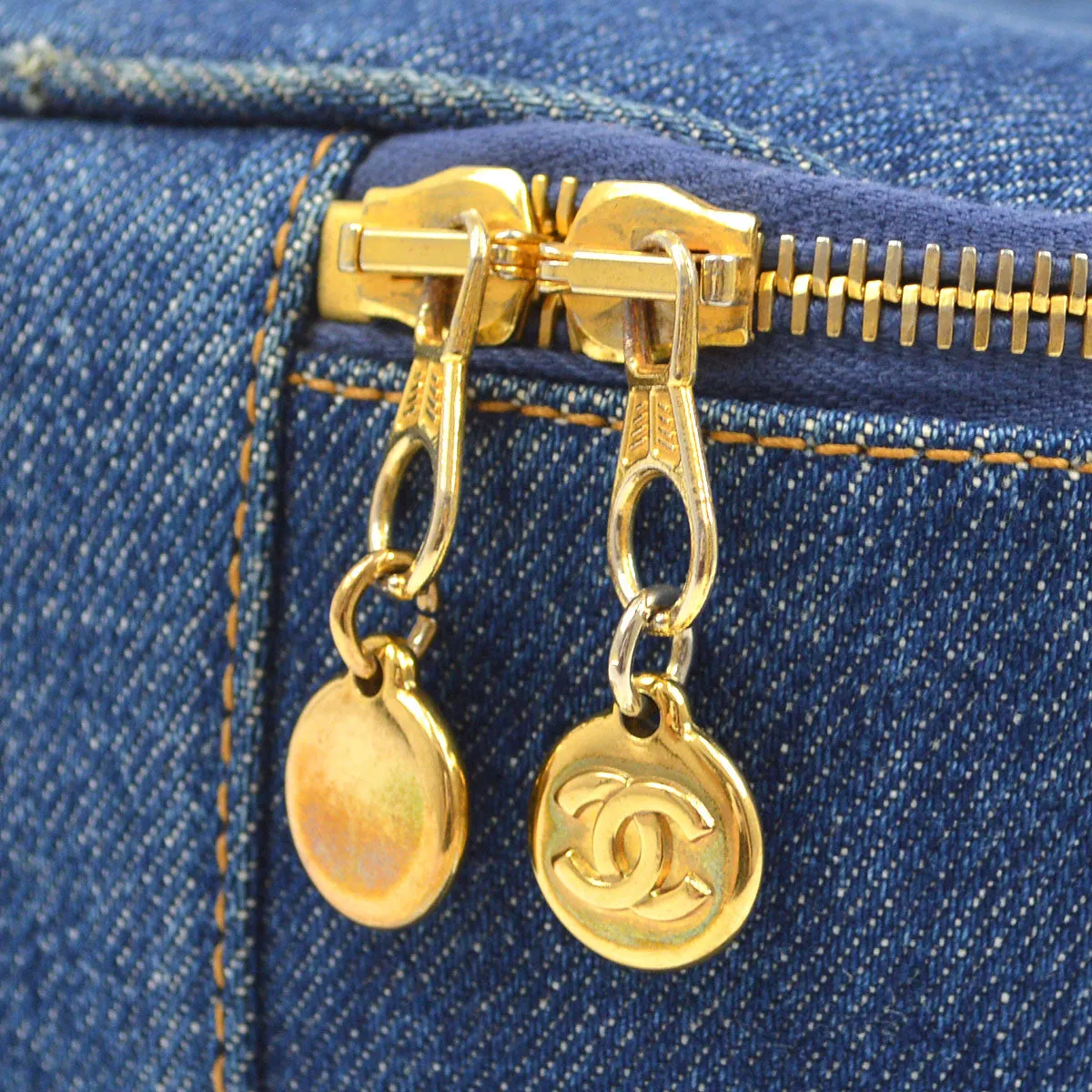 CHANEL 1997 timeless Vanity Handbag 15