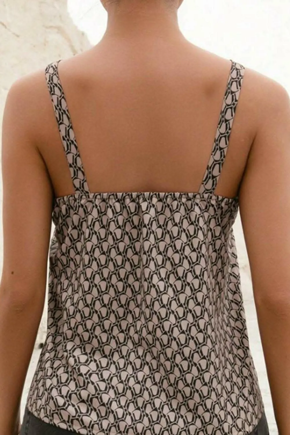 Chic buckle detail tank top