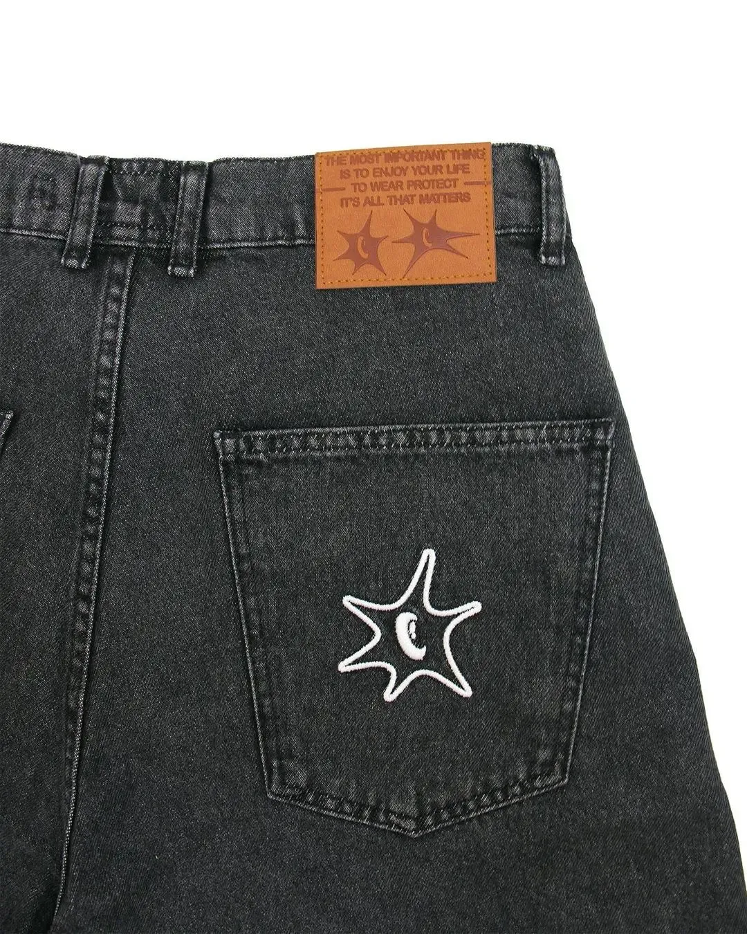 GRAPHIC JORTS 'texty'