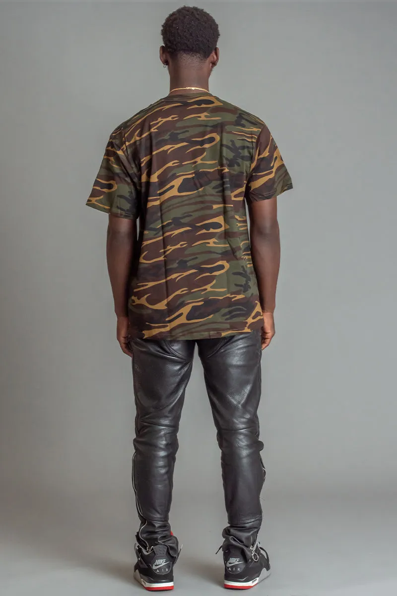 GUYS CAMO N ORANGE ZIG ZAG TEE