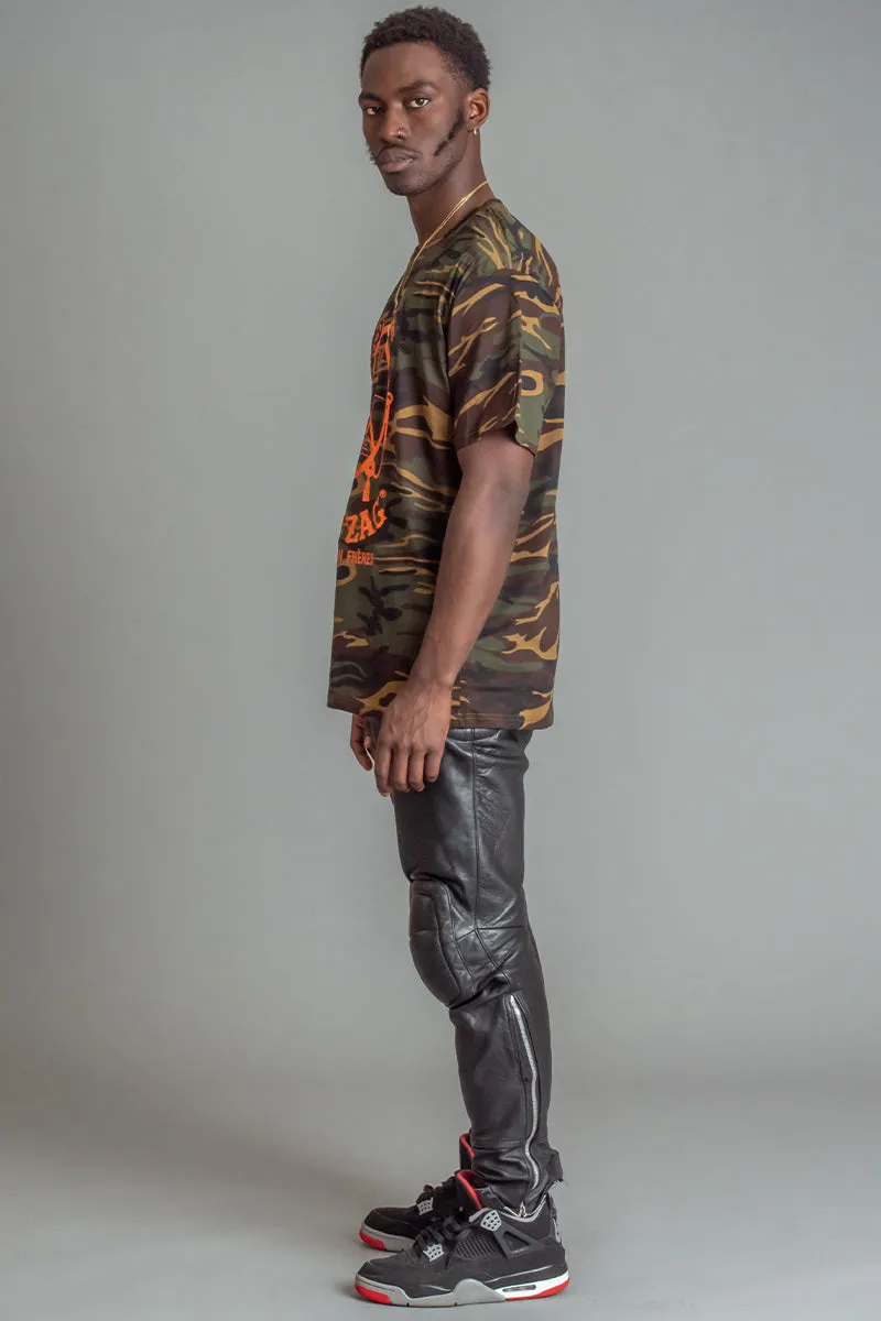 GUYS CAMO N ORANGE ZIG ZAG TEE