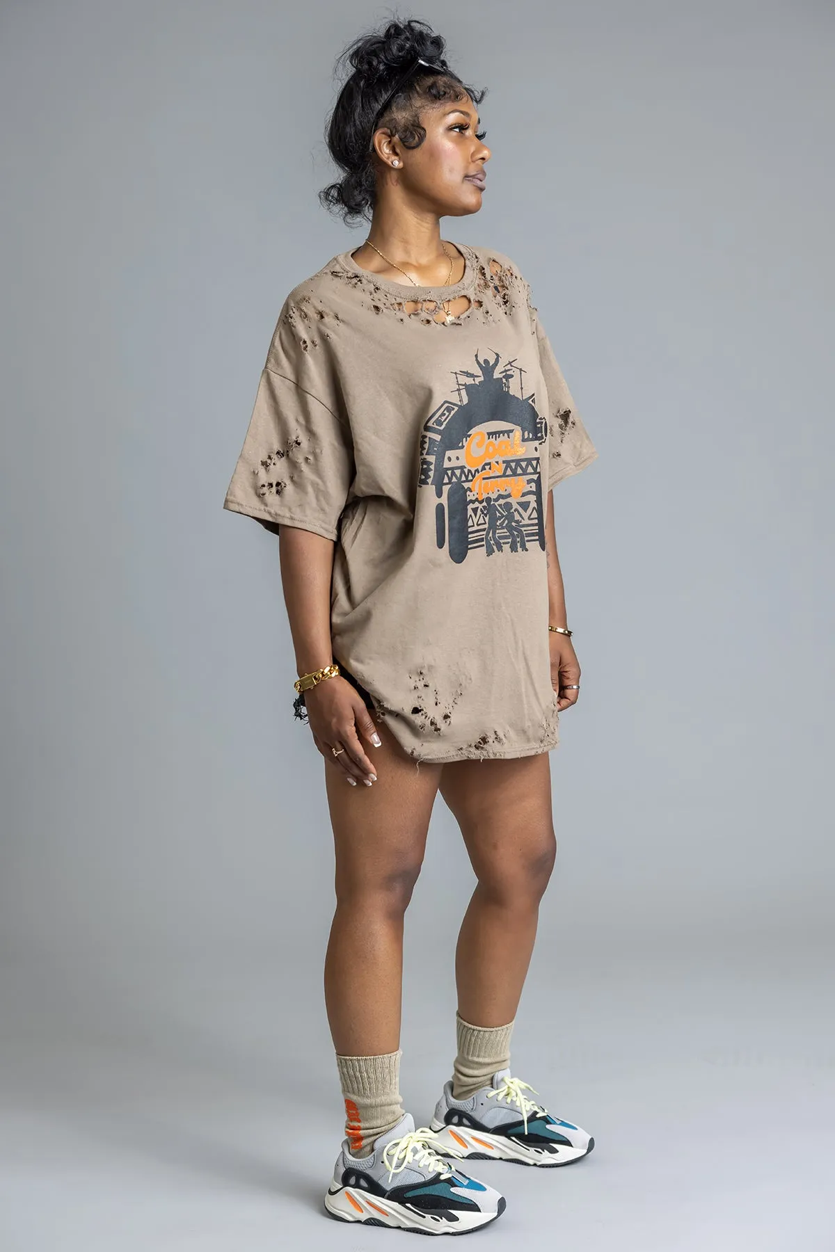 MOCHA N BLK PARTY TIME TEE (DIS)