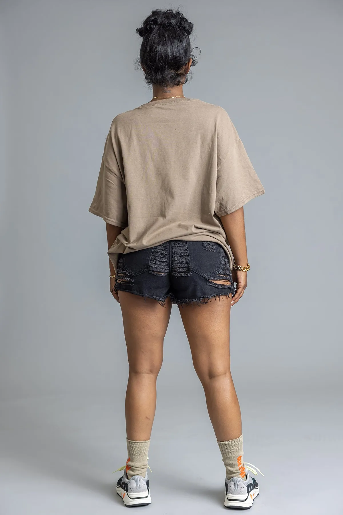 MOCHA N BLK PARTY TIME TEE (DIS)