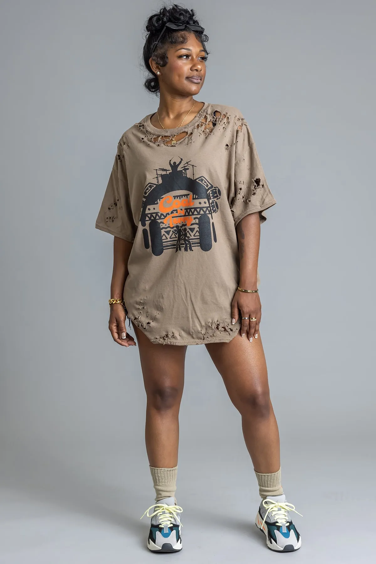 MOCHA N BLK PARTY TIME TEE (DIS)