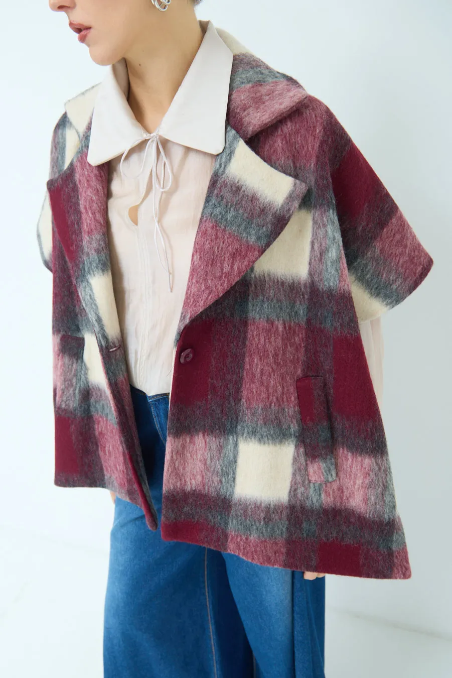 Sleeveless plaid jacket with wide collar wholesale