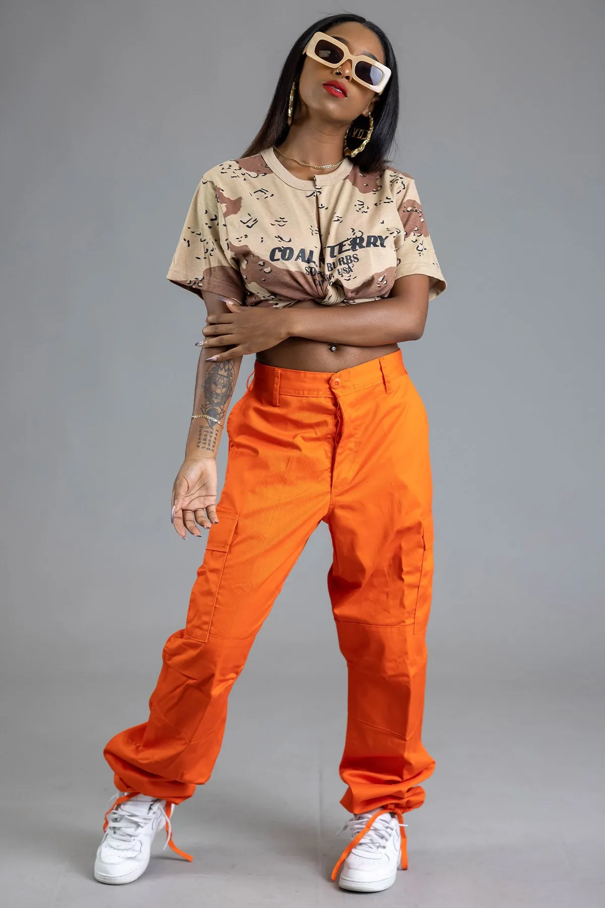 TRI-COLOR CAMO BURBS SLIT CROP TEE