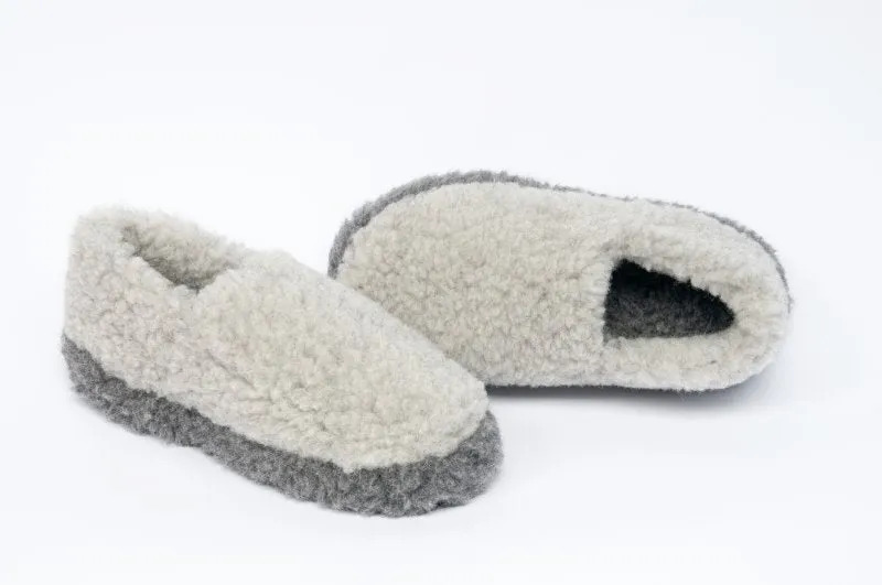 Wool slippers size size 43/44